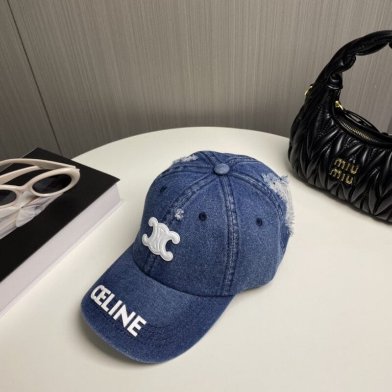 【AT2064】CELINEセリーヌの新しいデニムベースボールキャップ🧢は防塵袋と一緒に。ストリートで着用する必需品で、すぐに手に入れてください！