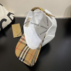 【AT2066】Burberry（バーバリー）のオリジナルの野球帽です。専門店で人気のある純綿裏地で、軽くて通気性が良いです。完璧なシルエットと工場での品質があり、男女どちらでも使えます！防塵袋が付属しています。