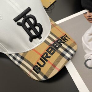 【AT2066】Burberry（バーバリー）のオリジナルの野球帽です。専門店で人気のある純綿裏地で、軽くて通気性が良いです。完璧なシルエットと工場での品質があり、男女どちらでも使えます！防塵袋が付属しています。
