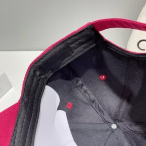 【AT2071】Prada プラダの新しい春夏モデルの大型ブランド刺繍ベースボールキャップは、新しいデザインで出荷されています。大手ブランドのアイテムはとてもおしゃれで、すぐに手に入れてください！