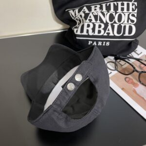 【AT2073】シャネルCHANELの新商品、野球帽、小さな香水のロゴがシンプルでクラシックです。おしゃれでカジュアルなデザイン。ランニングウェアの新商品。