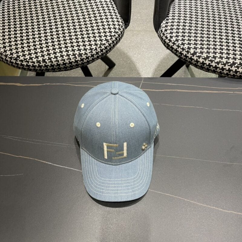 【AT2078】FENDIフェンディ 早秋の老花シリーズのベースボールキャップ🧢クラシックなFF中古アイテム、エレガントなコーディネートアイテム、クオリティが抜群です。