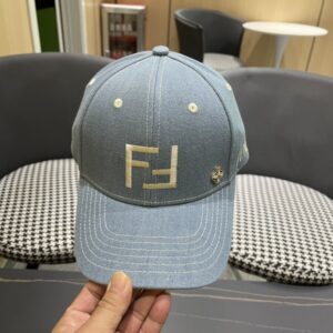 【AT2078】FENDIフェンディ 早秋の老花シリーズのベースボールキャップ🧢クラシックなFF中古アイテム、エレガントなコーディネートアイテム、クオリティが抜群です。
