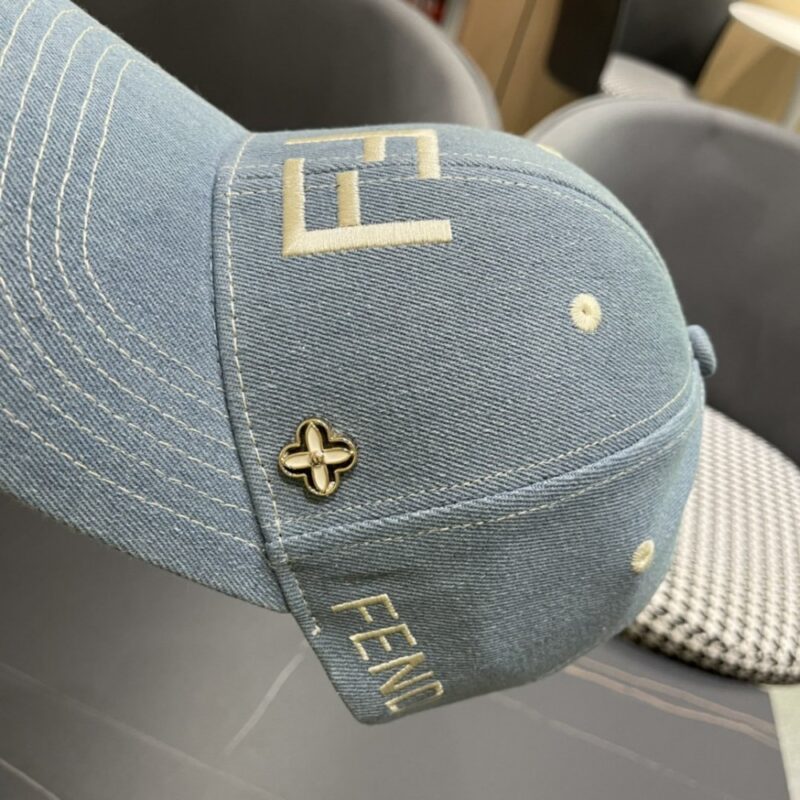 【AT2078】FENDIフェンディ 早秋の老花シリーズのベースボールキャップ🧢クラシックなFF中古アイテム、エレガントなコーディネートアイテム、クオリティが抜群です。