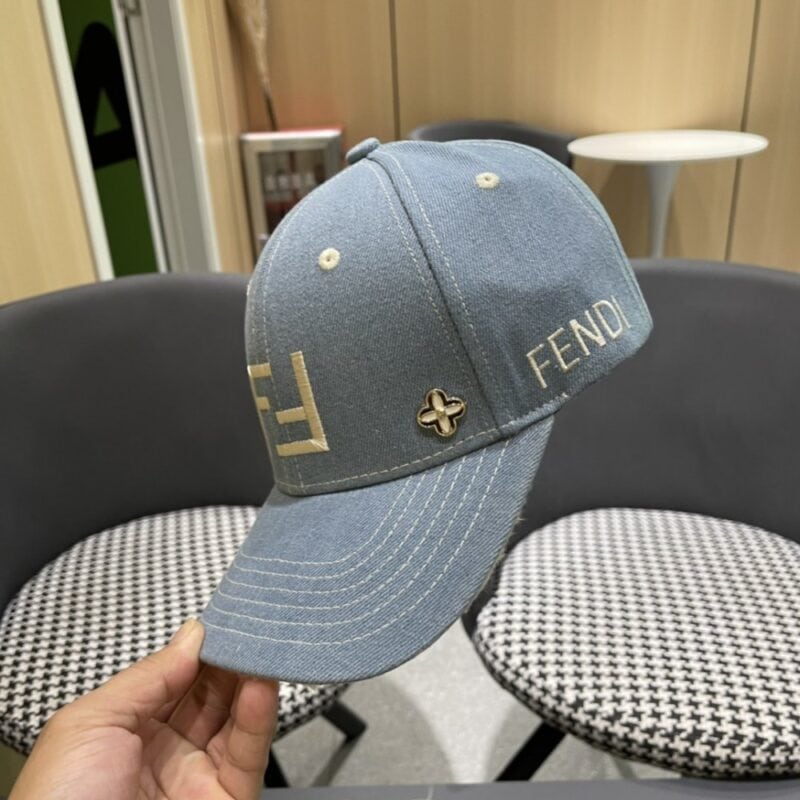 【AT2078】FENDIフェンディ 早秋の老花シリーズのベースボールキャップ🧢クラシックなFF中古アイテム、エレガントなコーディネートアイテム、クオリティが抜群です。
