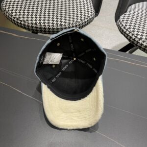 【AT2078】FENDIフェンディ 早秋の老花シリーズのベースボールキャップ🧢クラシックなFF中古アイテム、エレガントなコーディネートアイテム、クオリティが抜群です。