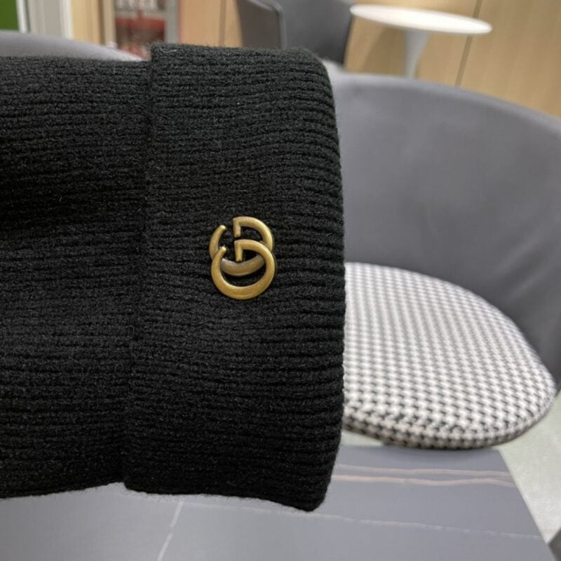【AT2083】GUCCI（グッチ）のファッショナブルなフランス風ウールニット帽子は、冬に暖かさを保つためのストライプ柄のニット帽です。
