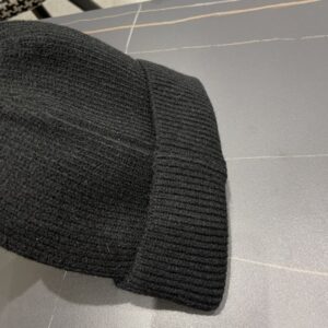 【AT2083】GUCCI（グッチ）のファッショナブルなフランス風ウールニット帽子は、冬に暖かさを保つためのストライプ柄のニット帽です。