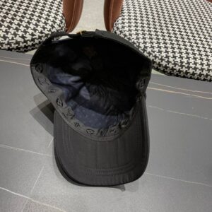 【AT2084】Louis Vuitton LV ルイ・ヴィトンの新しいLVベースボールキャップは、重い素材で作られており、男女問わず使える万能アイテムです！たくさん使えます！