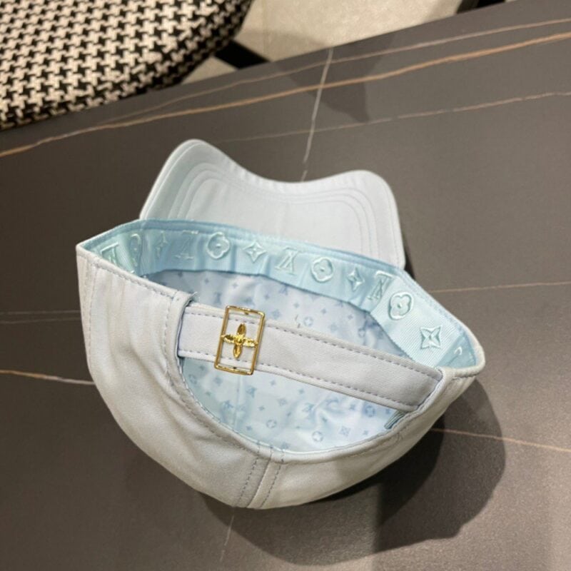 【AT2085】Louis Vuitton LV ルイ・ヴィトンの新しいLV野球帽、重厚な作りで合わせやすいデザイン🤗男女兼用！たくさん使えるアイテム！