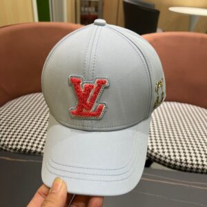 【AT2085】Louis Vuitton LV ルイ・ヴィトンの新しいLV野球帽、重厚な作りで合わせやすいデザイン🤗男女兼用！たくさん使えるアイテム！