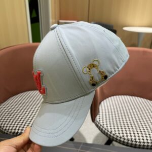 【AT2085】Louis Vuitton LV ルイ・ヴィトンの新しいLV野球帽、重厚な作りで合わせやすいデザイン🤗男女兼用！たくさん使えるアイテム！
