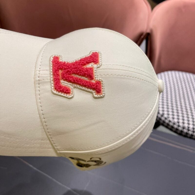 【AT2086】Louis Vuitton LV ルイ・ヴィトンの新しいLVベースボールキャップ、重労働で作られた万能アイテム🤗男女兼用！大量生産！
