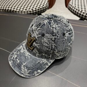 【AT2087】Louis Vuitton LVのクラシックベースボールキャップは非常にクラシックであり、レトロな魅力があり、四季を通じて使用でき、外出時に必要不可欠で、顔を小さく見せます。