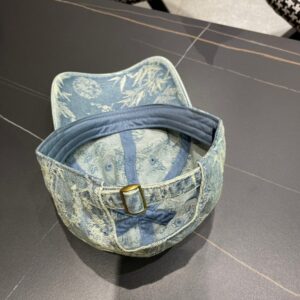 【AT2088】Louis Vuitton LV のクラシックな野球帽は非常にクラシックであり、流行のレトロな魅力があり、四季を通して使用できるので、外出時には必需品です。顔を小さく見せてくれるので、とても人気があります。