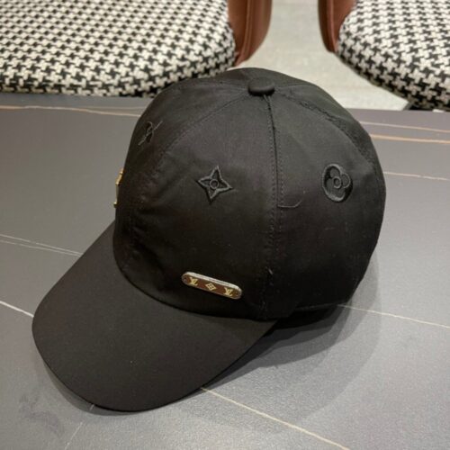 【AT2089】Louis Vuitton LV ルイ・ヴィトンのキャップ😍LV、シンプルで洗練された ベースボールキャップ🧢、個性的で精巧な刺繍デザイン、帽子の上部はまさに手に入れる価値があります。