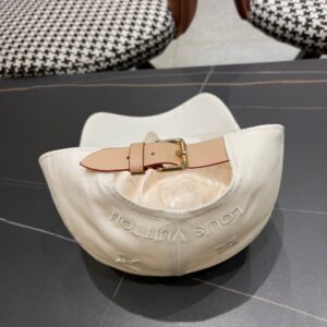 【AT2090】ルイ・ヴィトン（Louis Vuitton）😍LVのベースボールキャップ🧢、シンプルで上品、個性的で洗練された刺繍デザイン。帽子の上部は絶対に手に入れる価値があります。