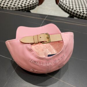 【AT2091】Louis Vuitton LV ルイ・ヴィトンのキャップ😍LV、シンプルで洗練されており、個性的なエンボイダリーデザインが施されています。キャップの上には絶対に手に入れる価値があります。