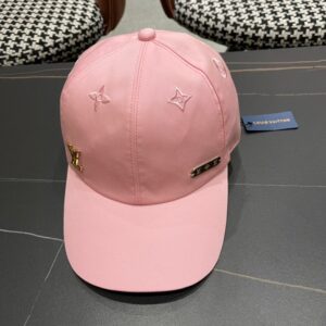 【AT2091】Louis Vuitton LV ルイ・ヴィトンのキャップ😍LV、シンプルで洗練されており、個性的なエンボイダリーデザインが施されています。キャップの上には絶対に手に入れる価値があります。