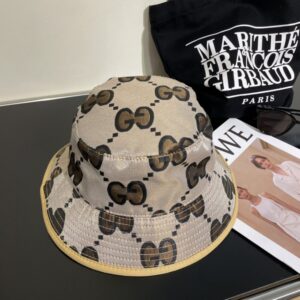【AT2094】GUCCIのフィッシャーマンハット、公式ウェブサイト新商品、フィッシャーマンハットの単品品質が熱烈な登場🔥🎩クラフトマンシップは非常に精巧で、高級で上品なスタイル！控えめな贅沢さ、持ち運びが便利！ランニング量！