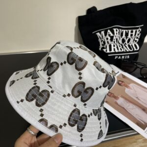 【AT2095】GUCCIのフィッシャーマンハット、公式ウェブサイトの新商品です。フィッシャーマンハットのオリジナル製品品質が人気急上昇中🔥🎩クラフトマンシップが非常に精巧で、高級で上品な仕上がりです！控えめな贅沢さで、持ち運びも便利です！大量生産！
