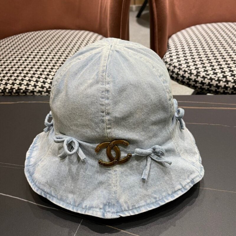 【AT2102】Chanel シャネル2024年の夏の新作、ヨーロッパとアメリカの蝶の結び目が付いたデニムの漁師帽、日焼けや紫外線から守る太陽帽。