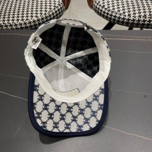 【AT2105】Chanel シャネル2024年の新しいベースボールキャップは、とてもクールなカラースキームで、男性も女性も異なるスタイルで着用できます。