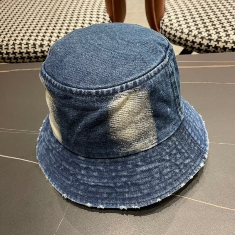 【AT2110】Prada プラダ2024デニムフィッシャーマンハット、ウォッシュデニムカラー、ランウェイモデルと同じデザイン、柔らかく快適な生地、カジュアルスタイル、目をつぶって買ってください！