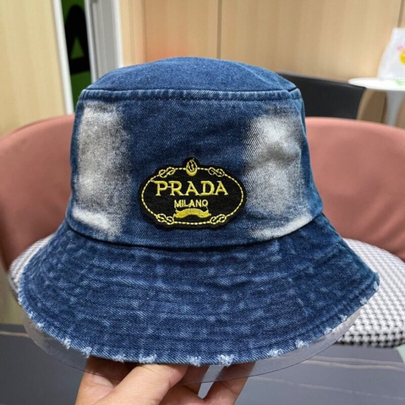 【AT2110】Prada プラダ2024デニムフィッシャーマンハット、ウォッシュデニムカラー、ランウェイモデルと同じデザイン、柔らかく快適な生地、カジュアルスタイル、目をつぶって買ってください！