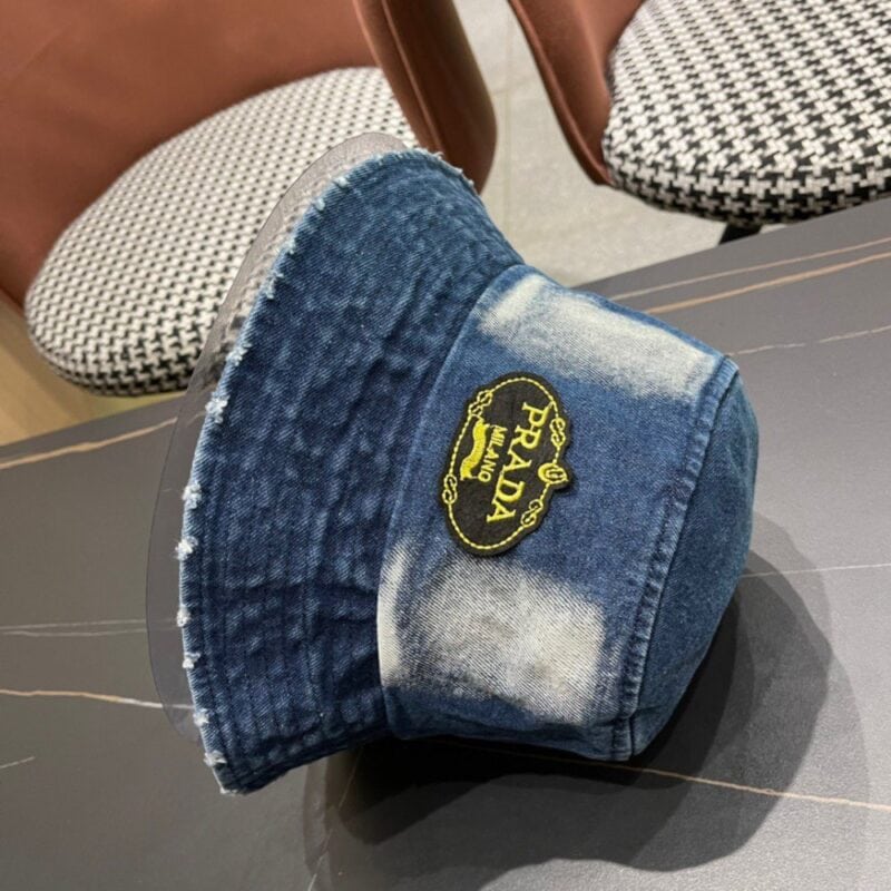 【AT2110】Prada プラダ2024デニムフィッシャーマンハット、ウォッシュデニムカラー、ランウェイモデルと同じデザイン、柔らかく快適な生地、カジュアルスタイル、目をつぶって買ってください！