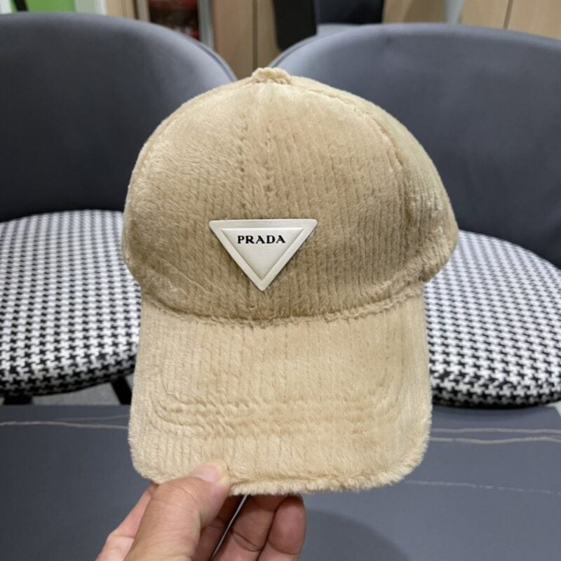 【AT2118】Prada プラダ2024年秋のベースボールキャップは、キャップの形状は紹介する必要がありません。夏の布地を買ったことがある人なら誰でもその素晴らしさを知っていることでしょう！