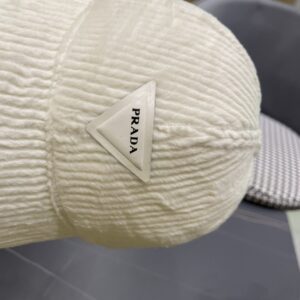 【AT2119】Prada（プラダ）2024年秋の野球帽は、帽型の素晴らしさは多くを語る必要はありません。夏用の生地を経験したことがある方なら、その良さをご存知でしょう！