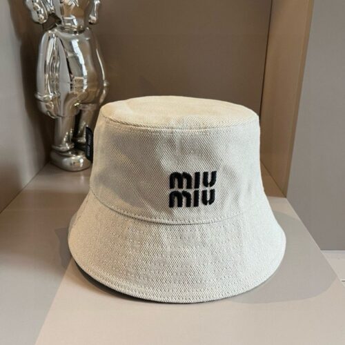 【AT2121】miumiuの新しいフィッシャーマンキャップ、男女ともに適用可能です。頭囲は57cm程度です。