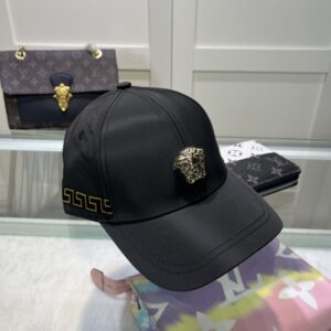 【AT2127】Versaceのクラシックな野球帽、クラシックな刺繍でシンプルかつエレガント、ファッショナブルでカジュアルなデザイン。 新作ランニングアイテム。