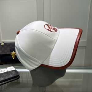 【AT2129】Hermes エルメスの限定刺繍入りベースボールキャップ、公式ウェブサイトのオリジナルバージョン、高品質版をお探しの方へ 通気性がよく快適、紫外線対策もバッチリ、上品な印象を演出、防塵袋付き