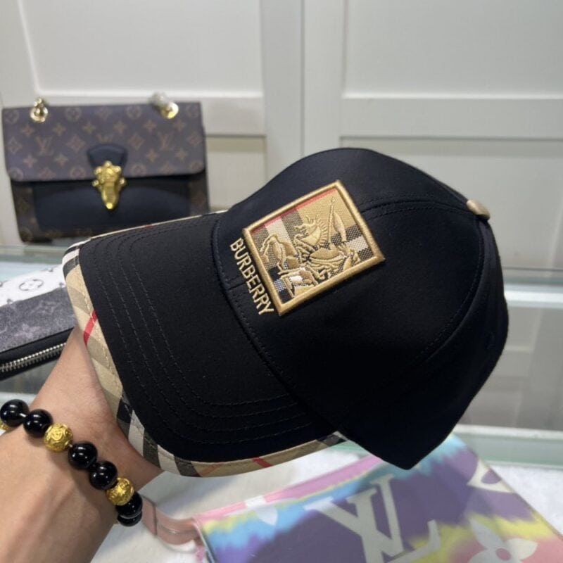 【AT2131】Burberry バーバリーのオリジナル野球帽、クラシックなBTモデルのシンプルな刺繍新商品、とても気に入っています🥰自分用の野球帽で、防塵袋付きです