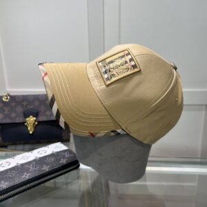 【AT2132】Burberryのオリジナルベースボールキャップ、クラシックなBTシンプルな刺繍オリジナル新製品、とてもお気に入りのベースボールキャップです🥰、キャップを自分用に保管し、防塵袋付き。