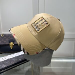 【AT2132】Burberryのオリジナルベースボールキャップ、クラシックなBTシンプルな刺繍オリジナル新製品、とてもお気に入りのベースボールキャップです🥰、キャップを自分用に保管し、防塵袋付き。