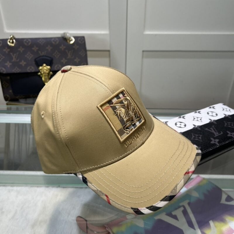 【AT2132】Burberryのオリジナルベースボールキャップ、クラシックなBTシンプルな刺繍オリジナル新製品、とてもお気に入りのベースボールキャップです🥰、キャップを自分用に保管し、防塵袋付き。