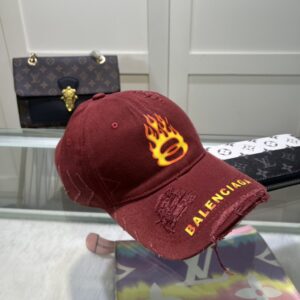 【AT2134】Balenciaga公式サイトの新作、バレンシアガの最新ベースボールキャップ。