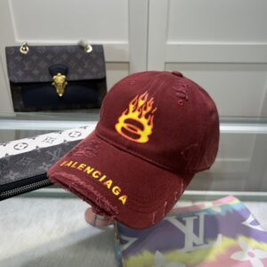 【AT2134】Balenciaga公式サイトの新作、バレンシアガの最新ベースボールキャップ。