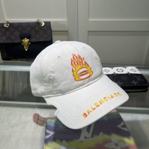 【AT2136】Balenciaga公式サイト新作　バレンシアガの新しいキャップ