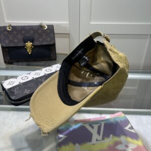 【AT2136】Balenciaga公式サイト新作　バレンシアガの新しいキャップ