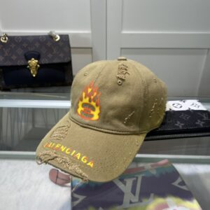 【AT2136】Balenciaga公式サイト新作　バレンシアガの新しいキャップ