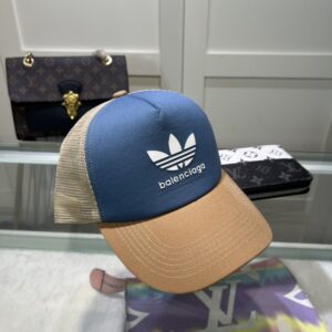 【AT2141】Balenciagaオフィシャルサイトの新作、バレンシアガの新しいベースボールキャップ、即座に出荷可能🧢シンプルなメッシュキャップ
