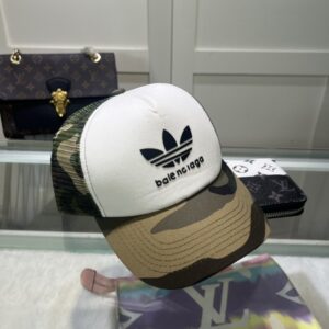 【AT2142】Balenciaga公式サイトの新作バレット帽、バレンシアガ最新の野球帽、在庫あり即発送🧢シンプルなメッシュ帽