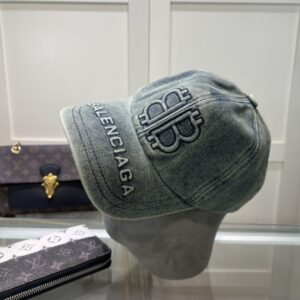 【AT2144】Balenciaga オフィシャルサイトの新作、バレンシアガの新しい野球帽。即納可🧢シンプルでおしゃれで非常にかっこいい帽子です！カップル用！