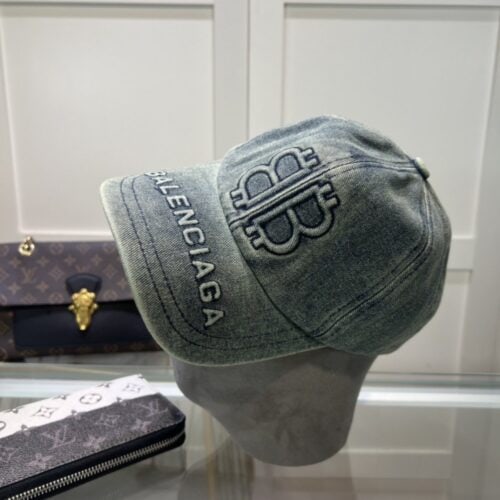 【AT2144】Balenciaga オフィシャルサイトの新作、バレンシアガの新しい野球帽。即納可🧢シンプルでおしゃれで非常にかっこいい帽子です！カップル用！