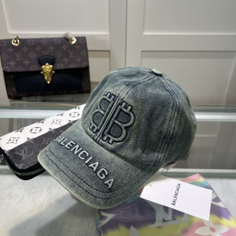 【AT2144】Balenciaga オフィシャルサイトの新作、バレンシアガの新しい野球帽。即納可🧢シンプルでおしゃれで非常にかっこいい帽子です！カップル用！