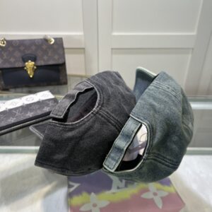 【AT2144】Balenciaga オフィシャルサイトの新作、バレンシアガの新しい野球帽。即納可🧢シンプルでおしゃれで非常にかっこいい帽子です！カップル用！